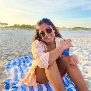 Meet your Posher, Akta